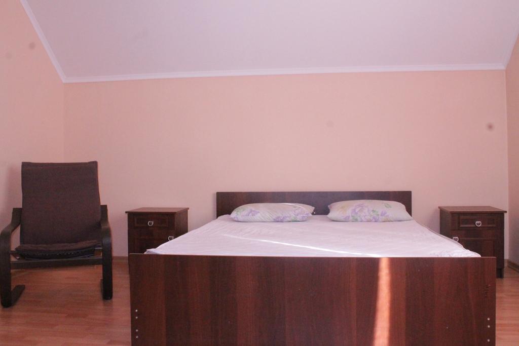 Apartments On Parkaniya 2A Мукачево Экстерьер фото