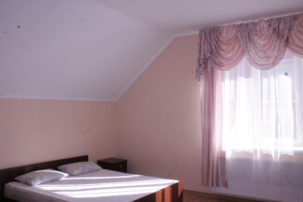 Apartments On Parkaniya 2A Мукачево Экстерьер фото